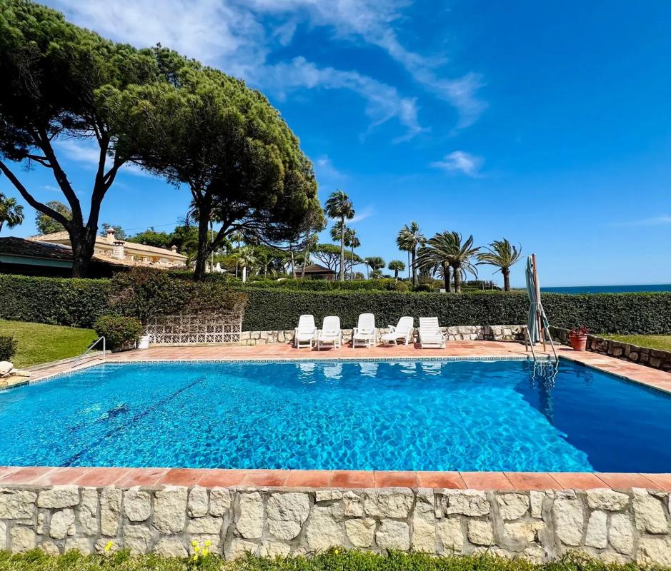 Terreno en venta en Estepona, Malaga photo 2