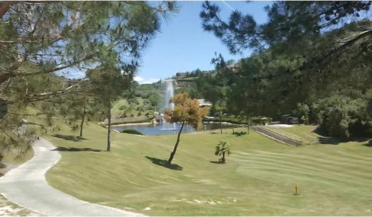 Terreno en venta en Benahavís, Malaga photo 1