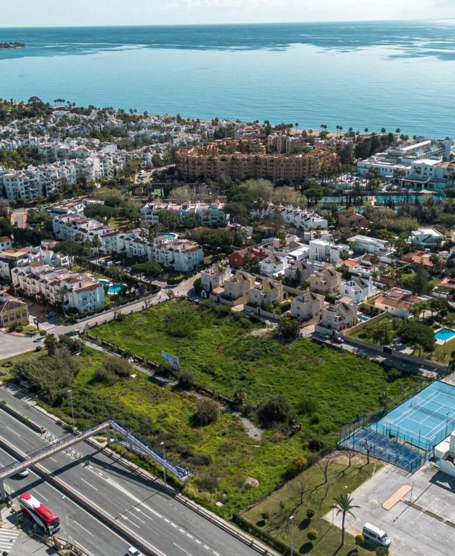 Terreno en venta en Estepona, Malaga photo 2