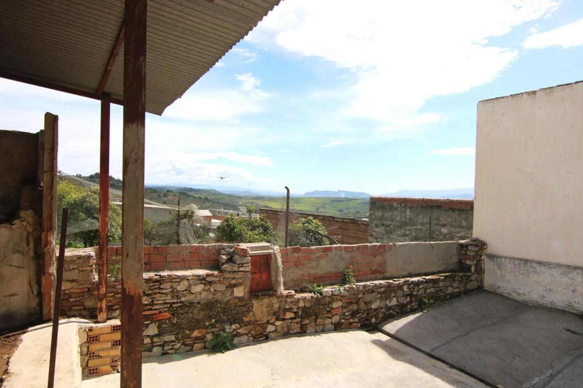 Terreno en venta en Alozaina, Malaga photo 1