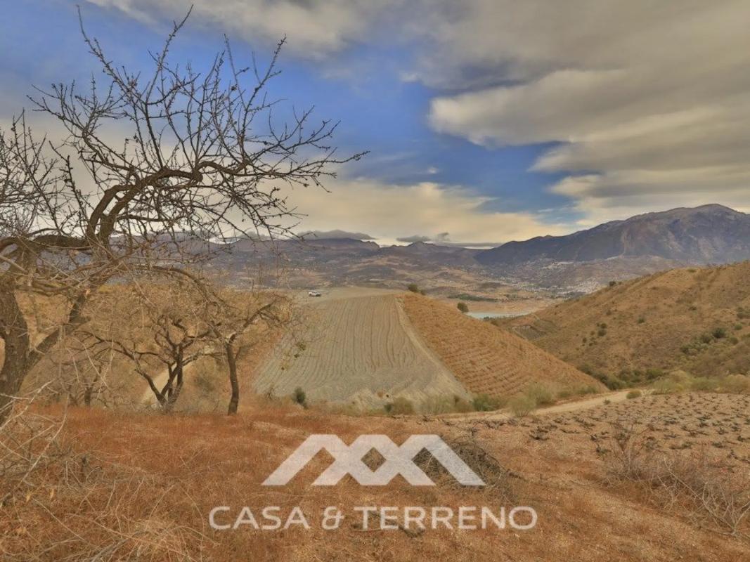 Terreno en venta en Viñuela, Malaga photo 2