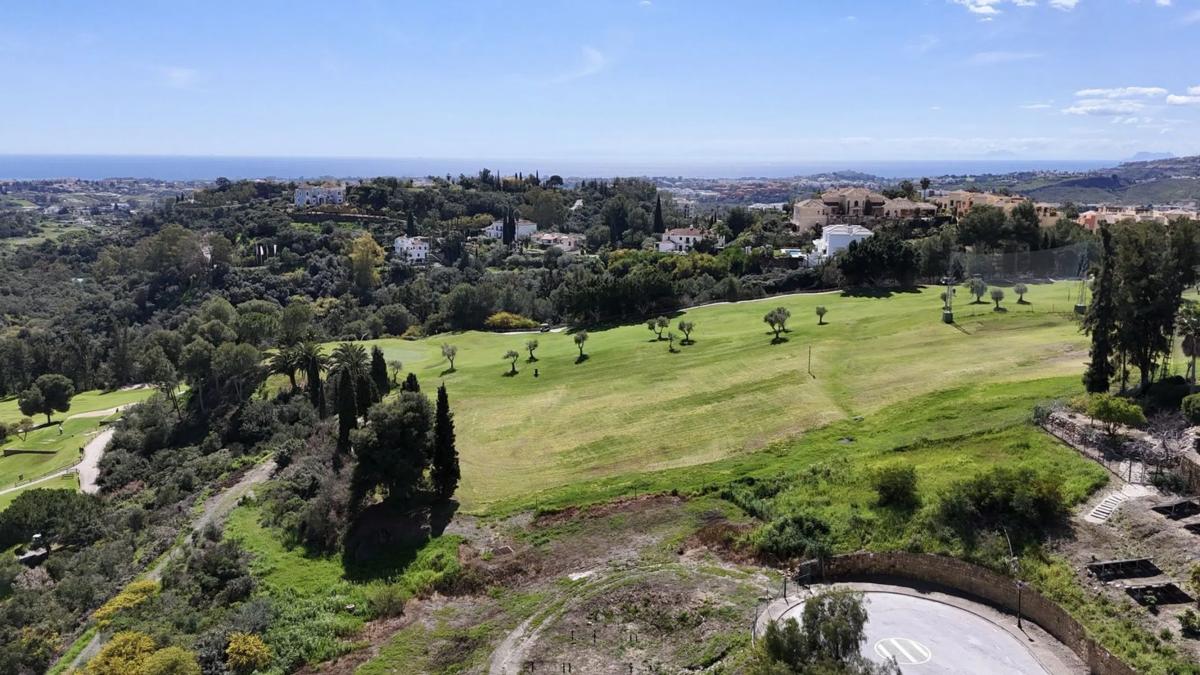 Terreno en venta en Benahavís, Malaga photo 2