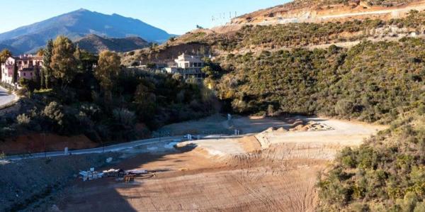 Terreno en Urb. Real de La Quinta, C. Lago Constanza, 29678 Benahavís, Málaga, España photo 1