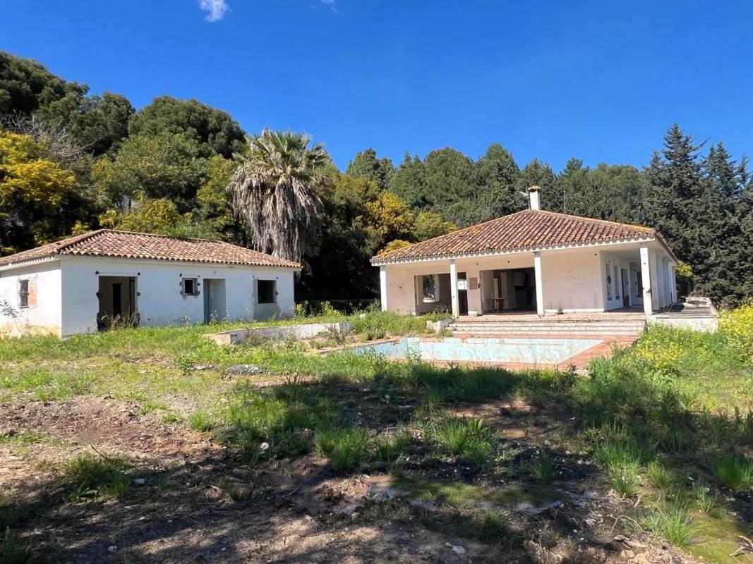 Terreno en venta en Marbella, Malaga photo 1