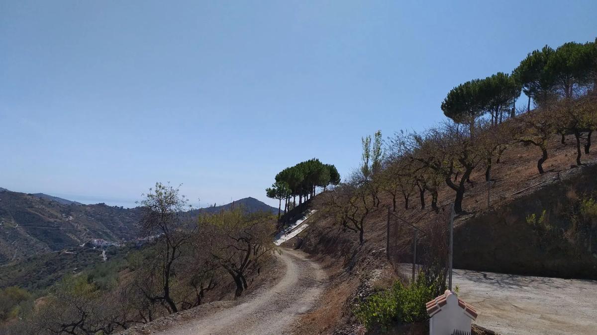 Terreno en venta en Archez, Malaga photo 1