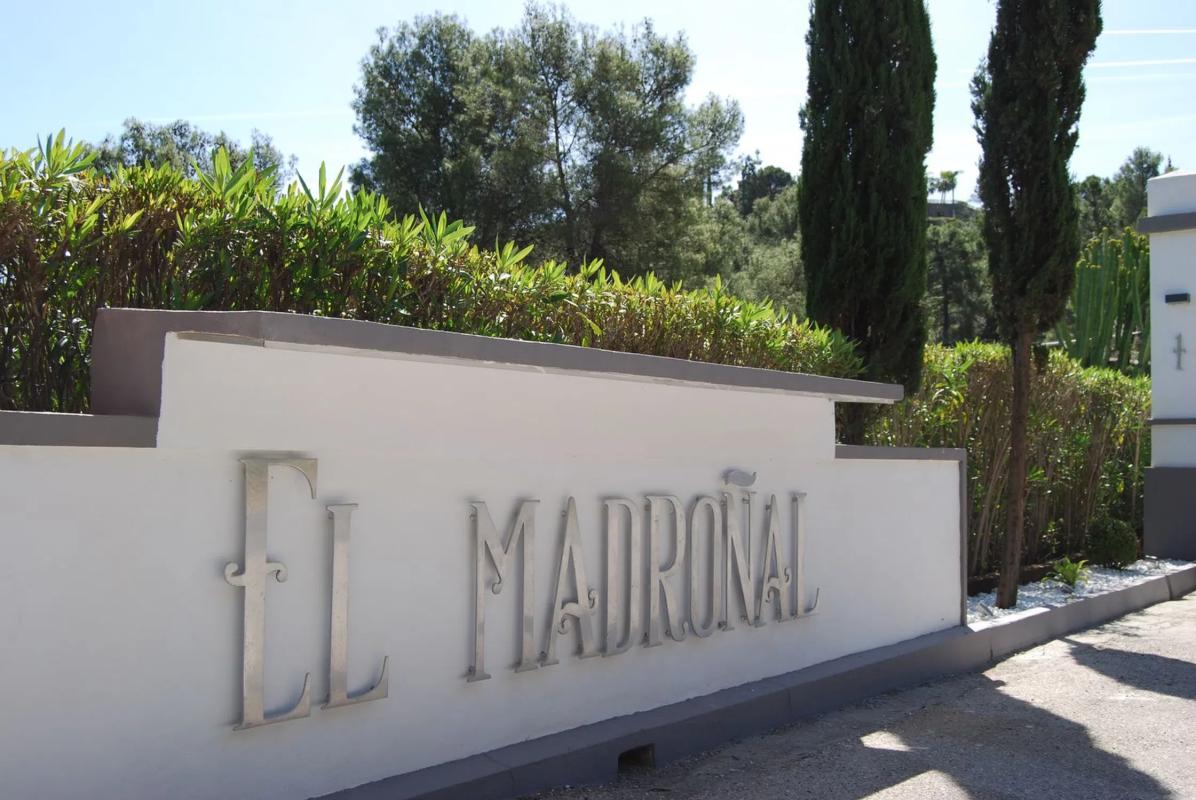 Terreno en venta en Benahavís, Malaga photo 2