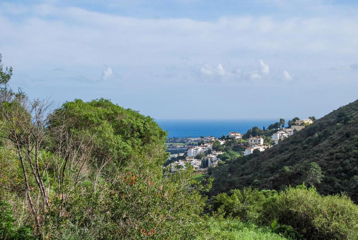 Terreno en venta en Benahavís, Malaga photo 1