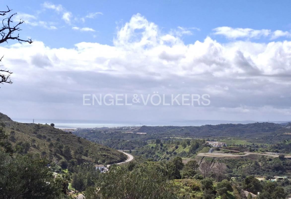 Terreno en venta en Benahavís, Malaga photo 1