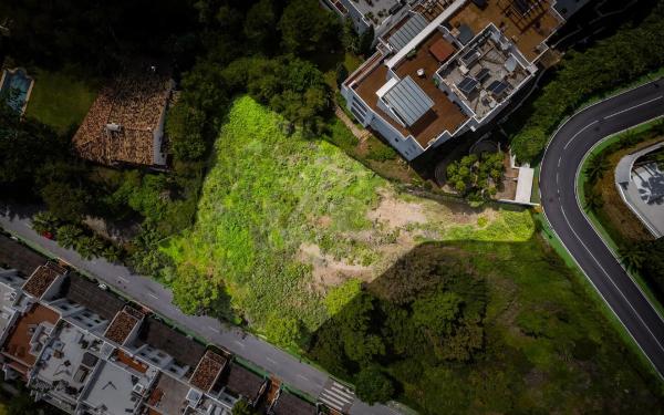 Terreno en avenida Fiscal Luis Portero García thumbnail 1