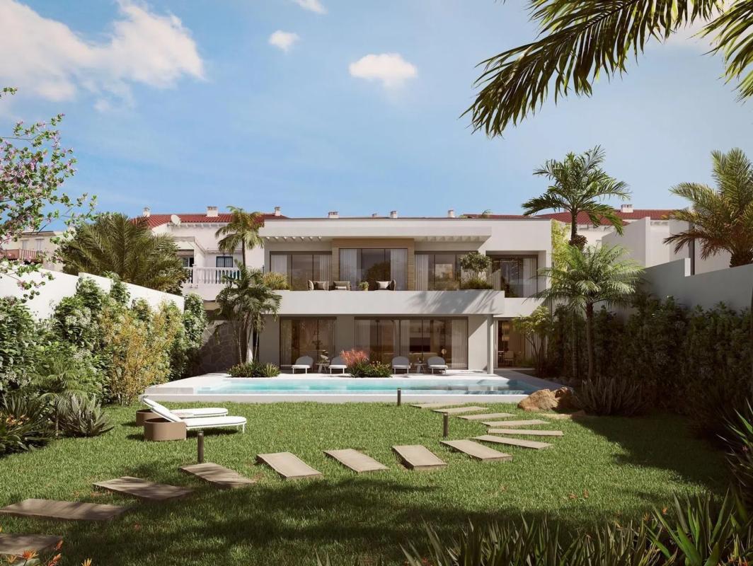Land for sale in Rincón de la Victoria, Malaga photo 1