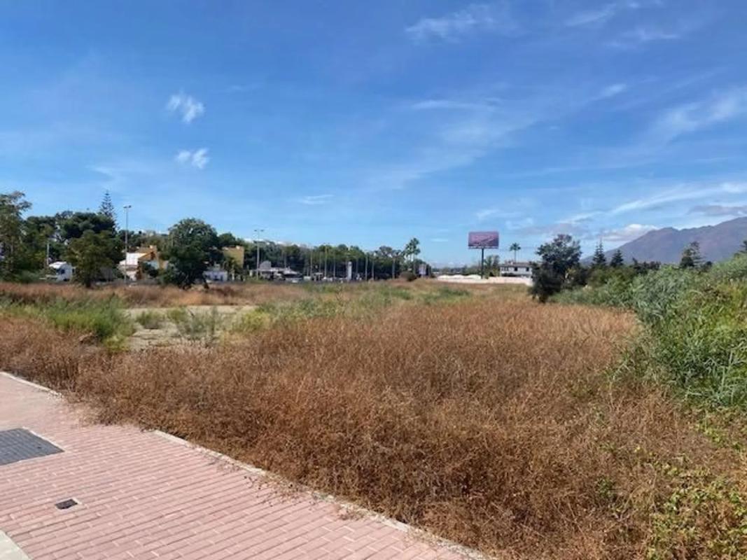 Terreno en venta en Estepona, Malaga photo 2