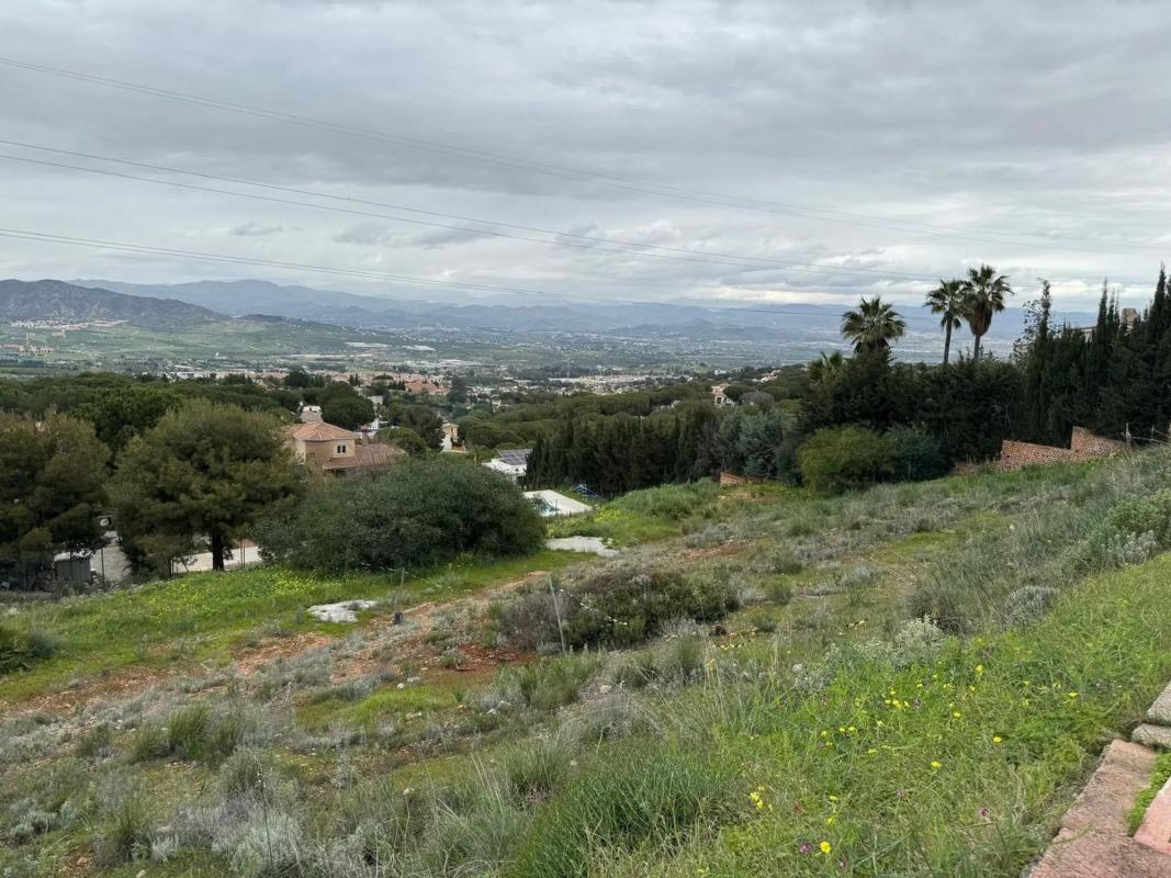 Terreno en venta en Alhaurín de la Torre, Malaga photo 1