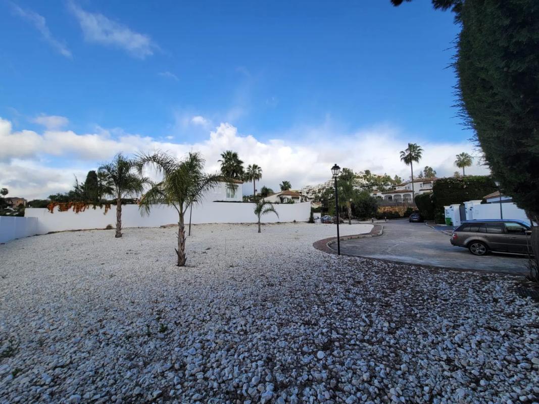 Terreno en venta en Marbella, Malaga photo 1