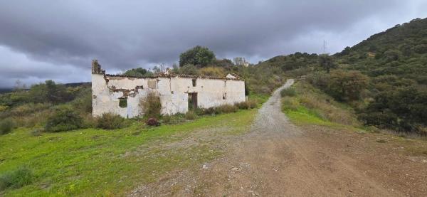 Terreno en camino de Estepona a Ronda thumbnail 1