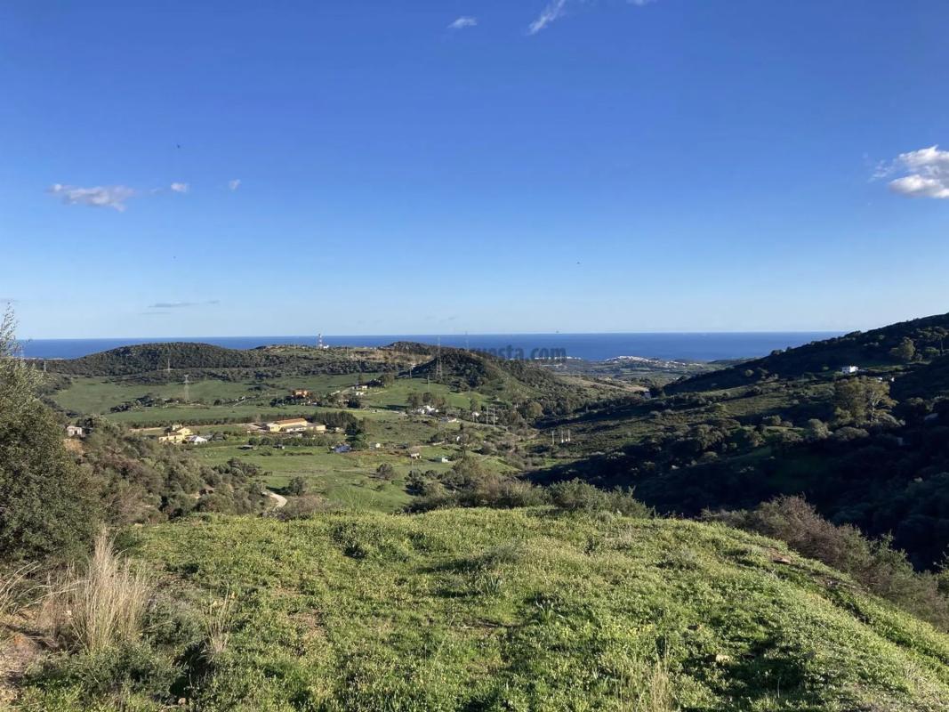 Terreno en venta en Casares, Malaga photo 1
