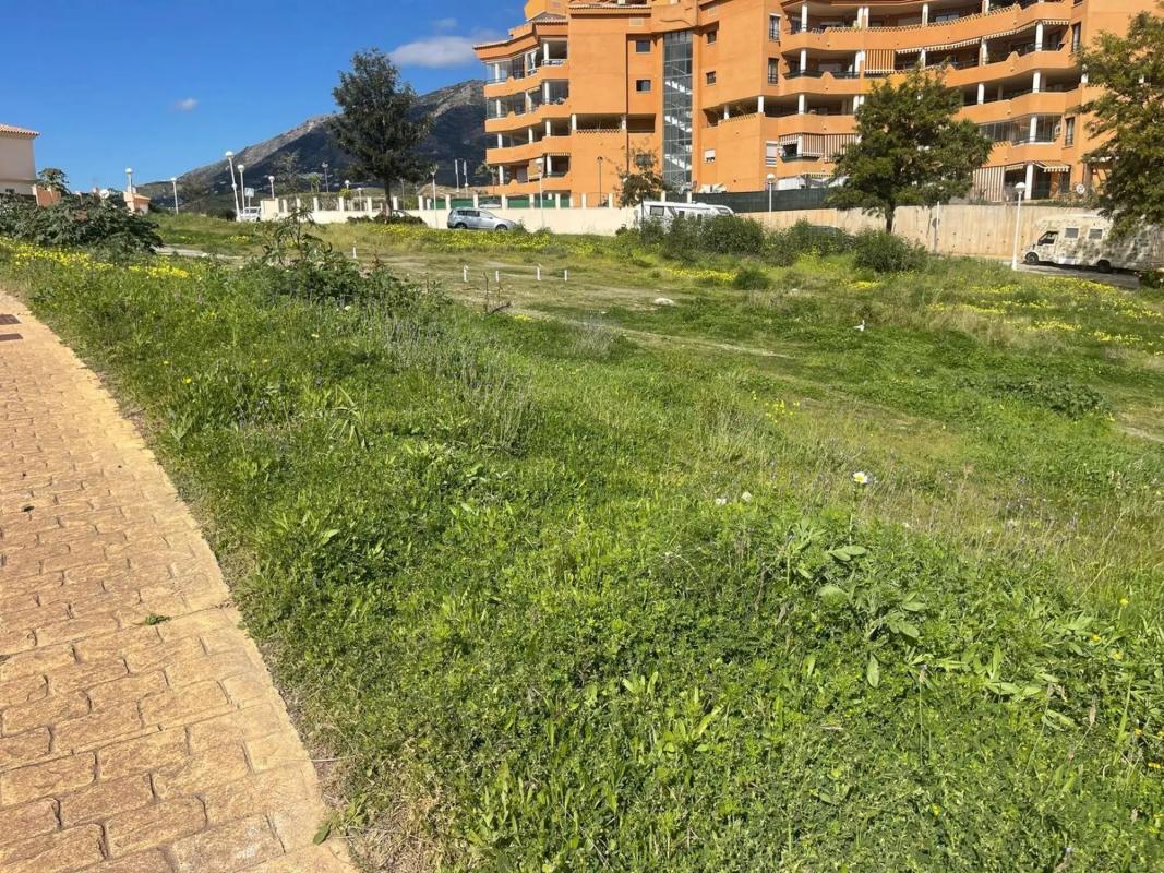 Działka na sprzedaż w Fuengirola, Malaga photo 2