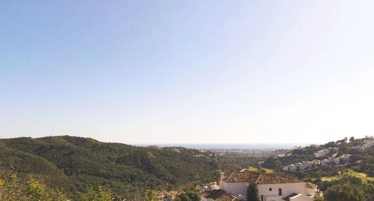 Terreno en venta en Benahavís, Malaga photo 1