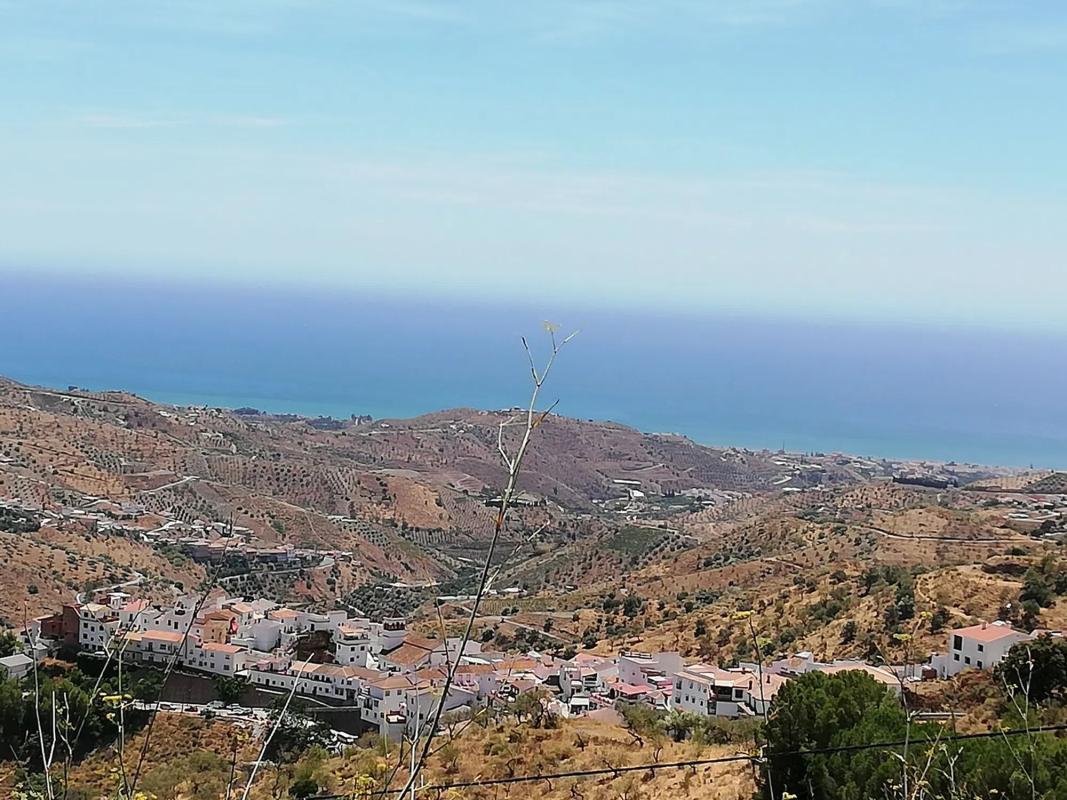 Terreno en venta en Moclinejo, Malaga photo 1