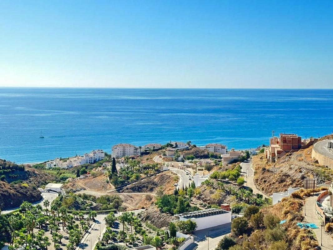 Terreno en venta en Nerja, Malaga photo 1