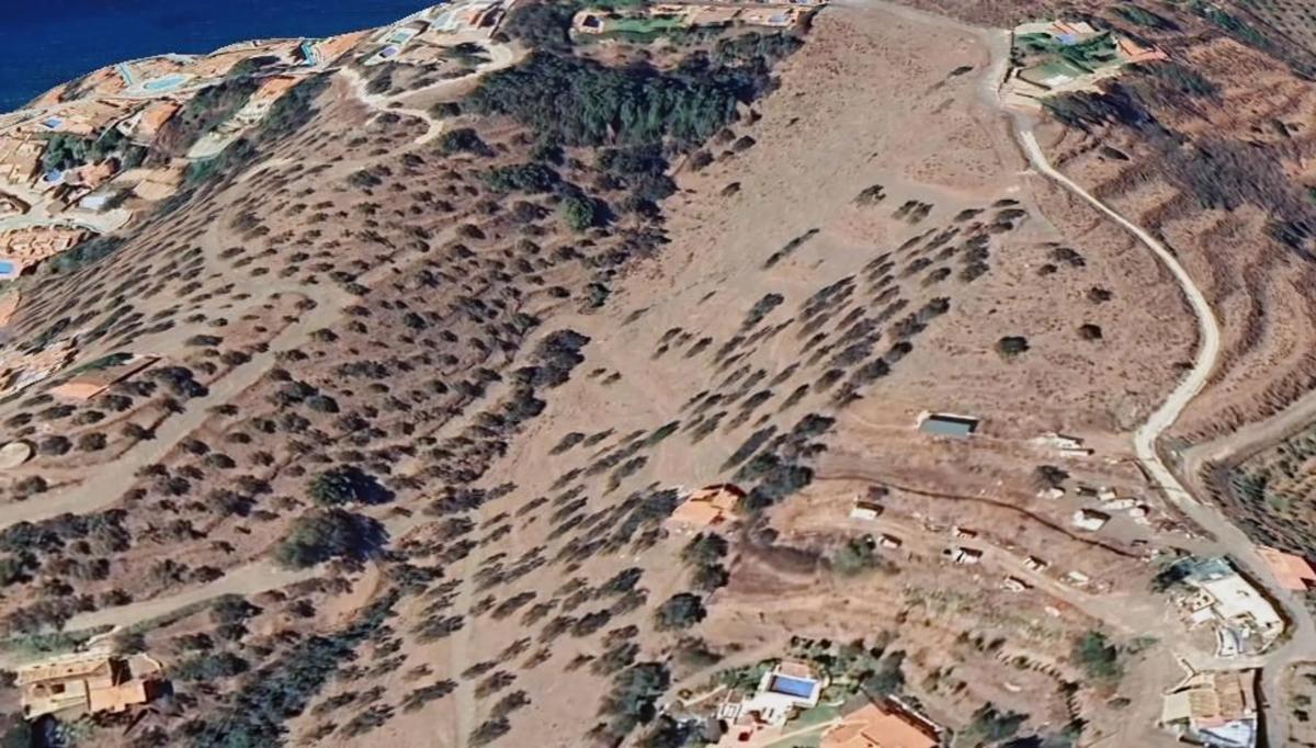 Terreno en venta en Nerja, Malaga photo 1
