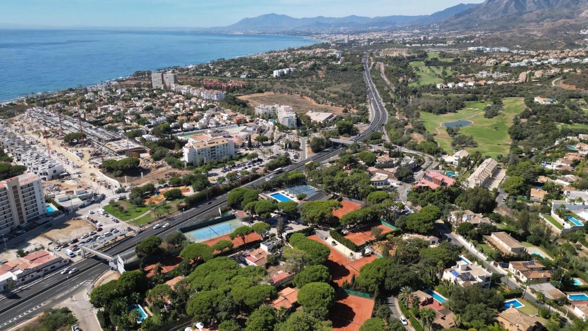 Terreno en venta en Marbella, Malaga photo 3