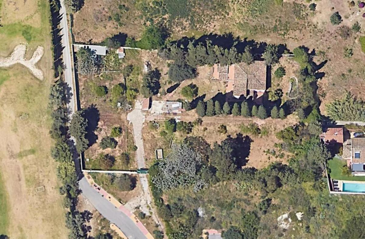 Terreno en venta en Marbella, Malaga photo 1