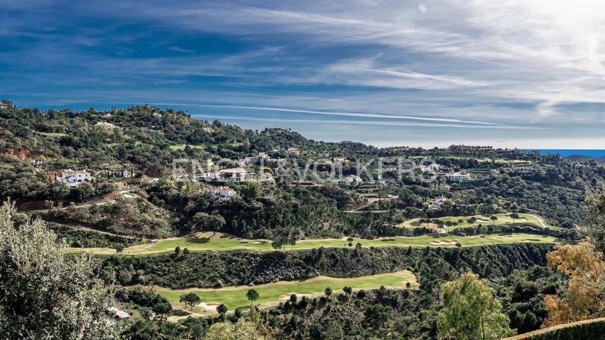 Terreno en venta en Benahavís, Malaga photo 1