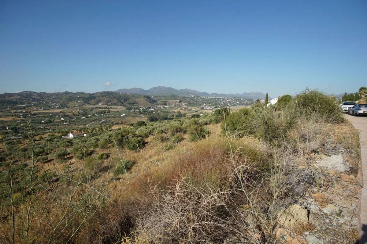 Terreno en venta en Coin, Malaga photo 4