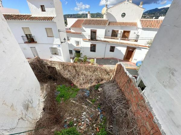 Terreno en calle Olivo s/n photo 4