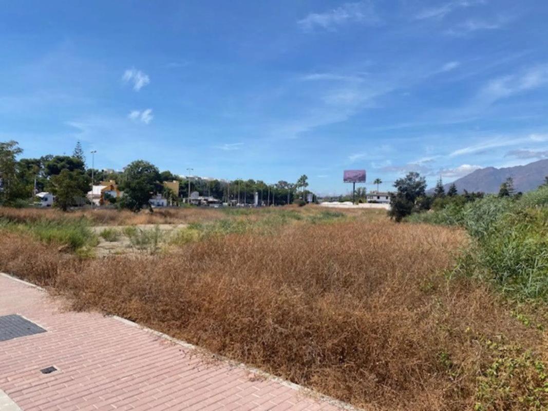 Terreno en venta en Estepona, Malaga photo 2