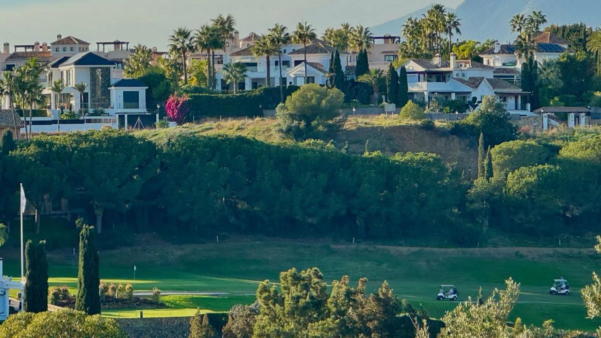 Terreno en venta en Marbella, Malaga photo 2