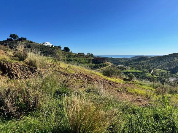 Terreno en calle Ibérica s/n thumbnail 1