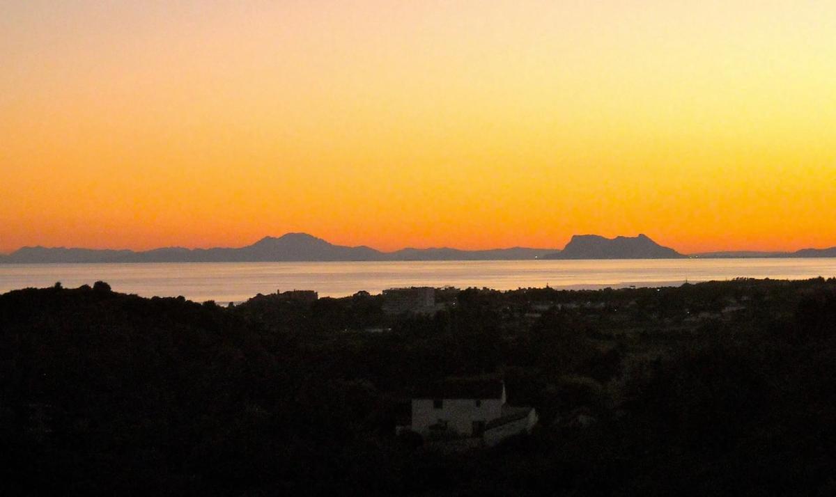 Działka na sprzedaż w Estepona, Malaga photo 2