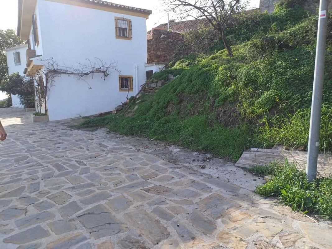Terreno en venta en Macharaviaya, Malaga photo 1