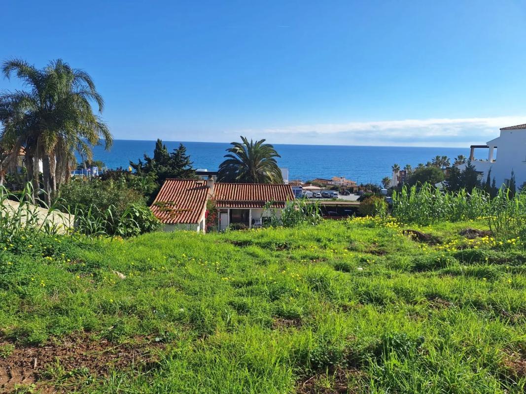 Terreno en venta en Estepona, Malaga photo 2