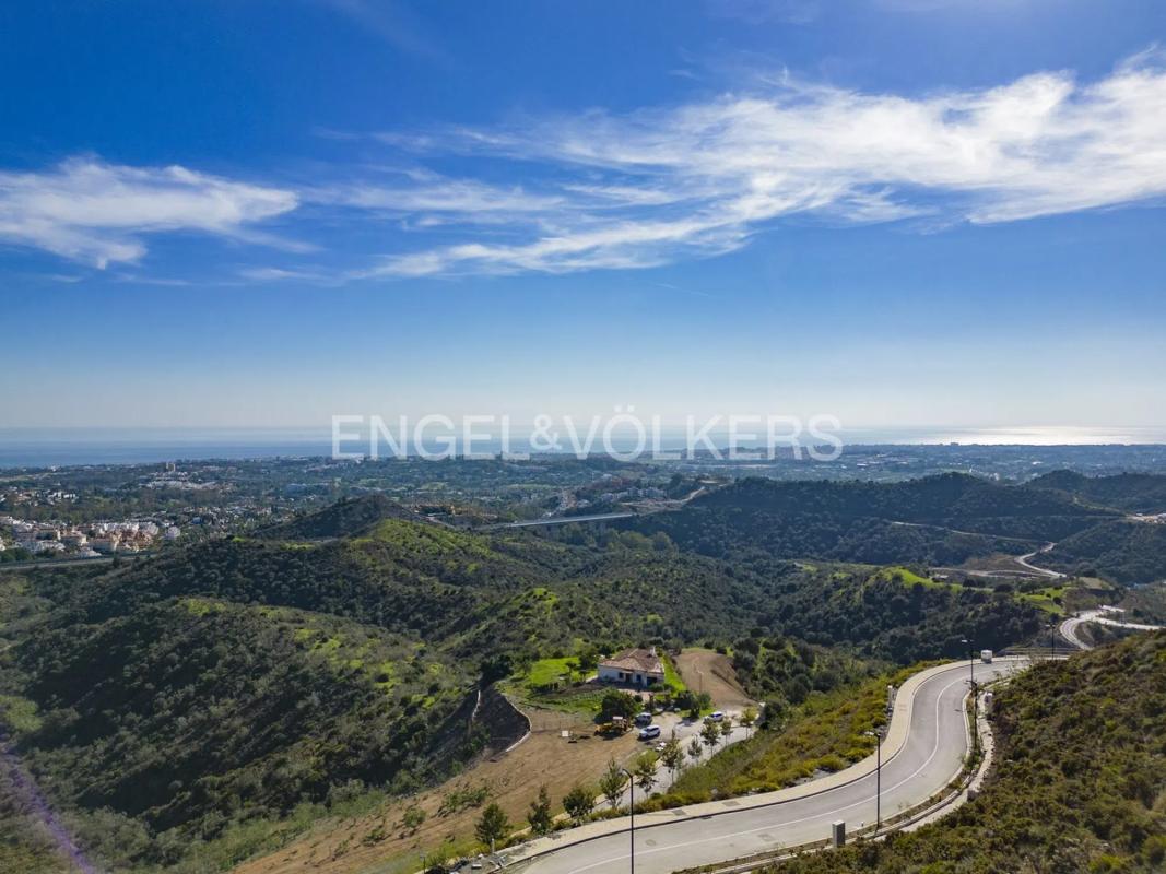 Terreno en venta en Benahavís, Malaga photo 1