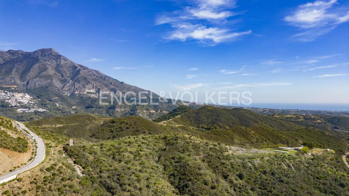 Terreno en venta en Benahavís, Malaga photo 2