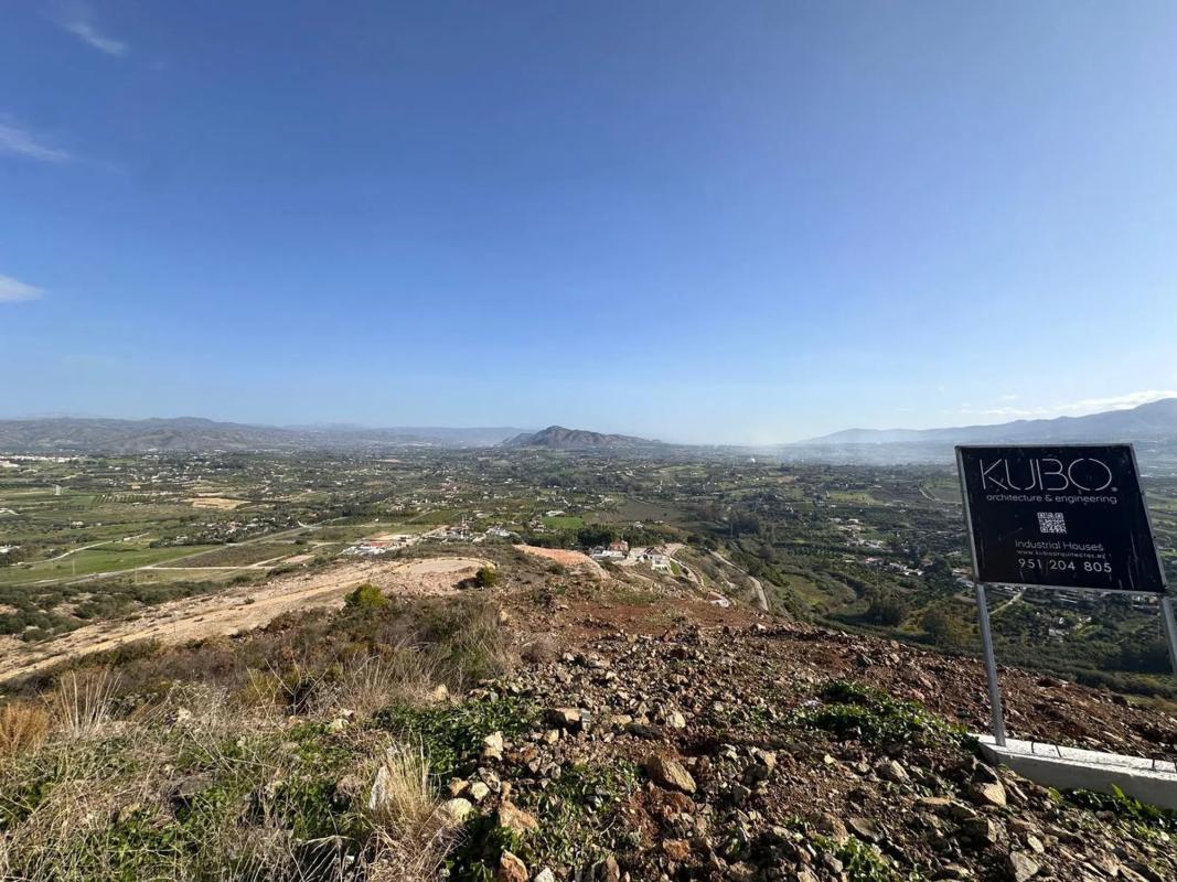 Terreno en venta en Alhaurín el Grande, Malaga photo 2