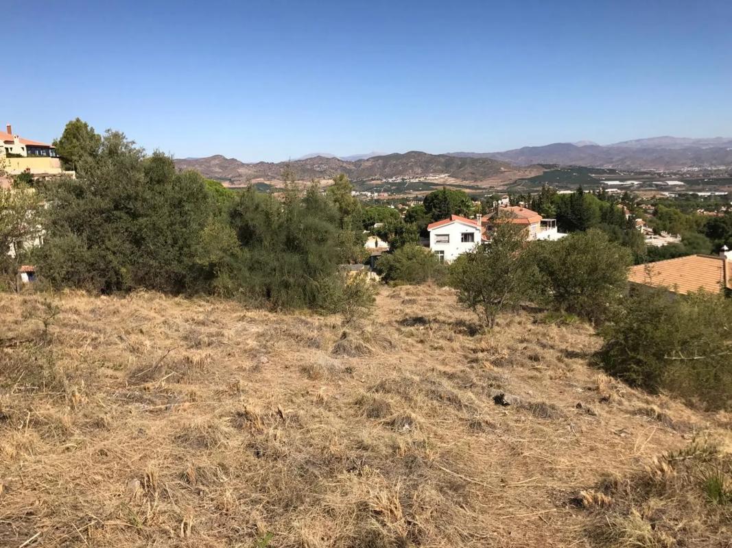 Działka na sprzedaż w Alhaurín de la Torre, Malaga photo 1