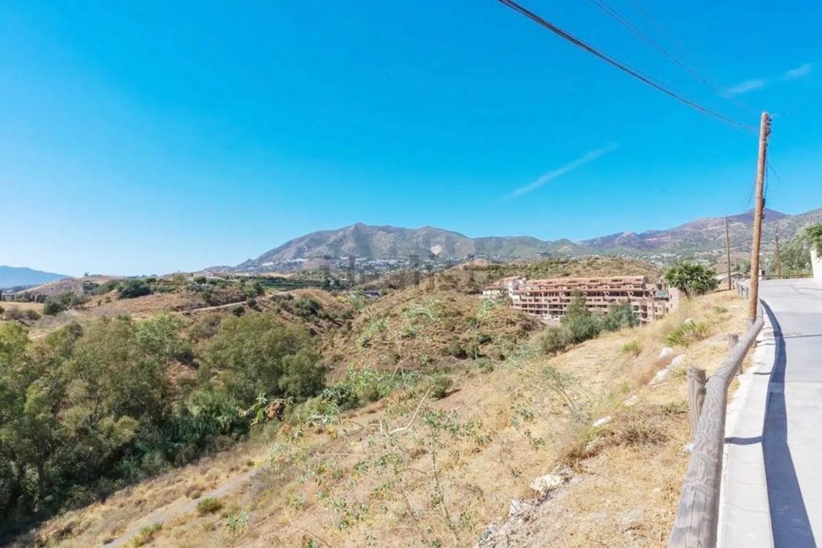 Terreno en venta en Fuengirola, Malaga photo 3