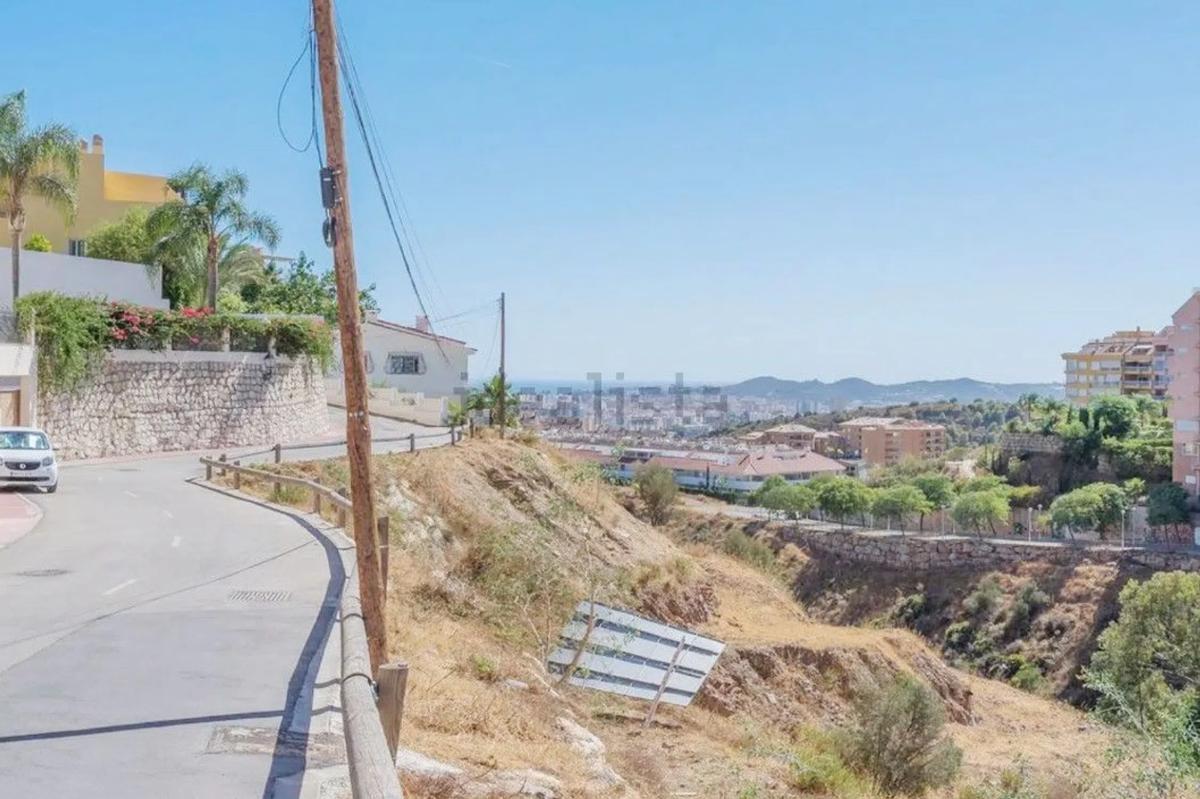 Terreno en venta en Fuengirola, Malaga photo 5