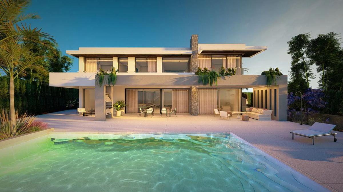 Terreno en venta en Estepona, Malaga photo 1