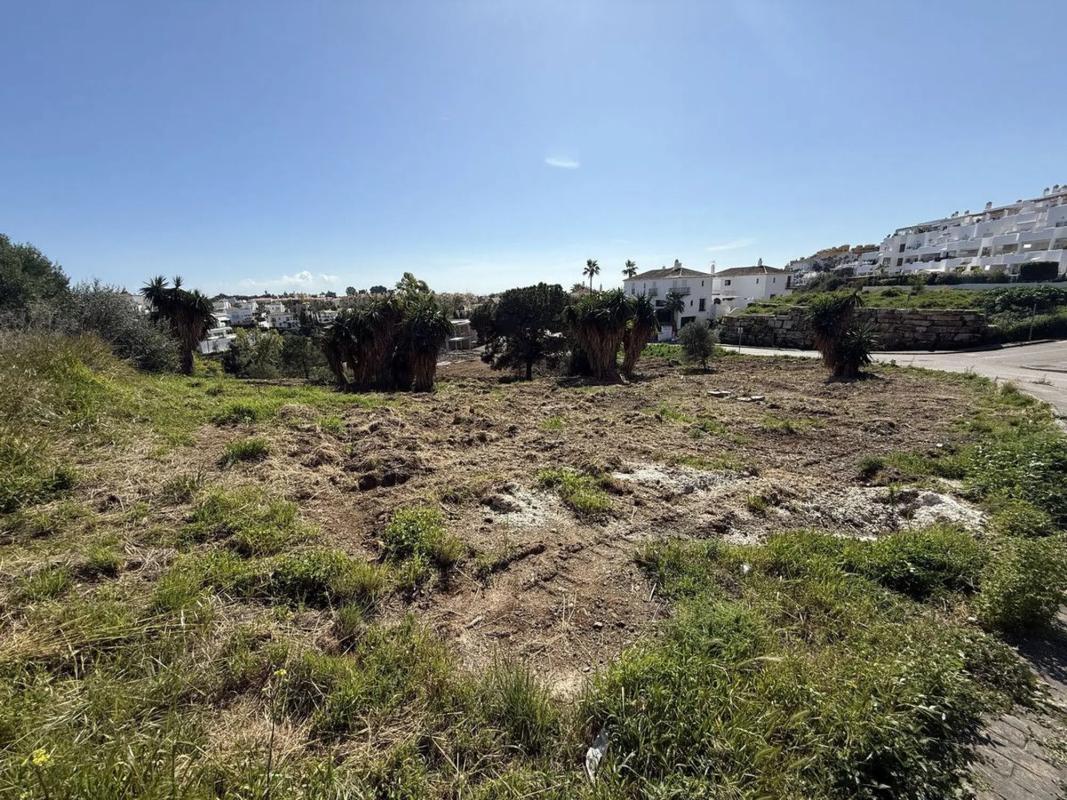Terreno en venta en Estepona, Malaga photo 1