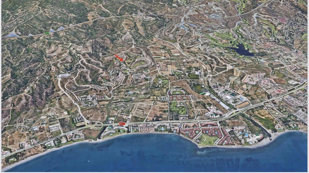 Terreno en venta en Estepona, Malaga photo 2