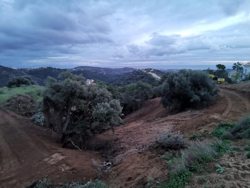 Terreno en venta en Benahavís, Malaga photo 2