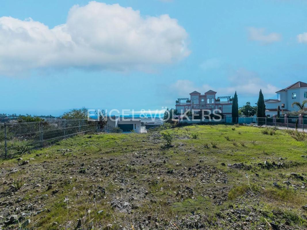 Terreno en venta en Benahavís, Malaga photo 1