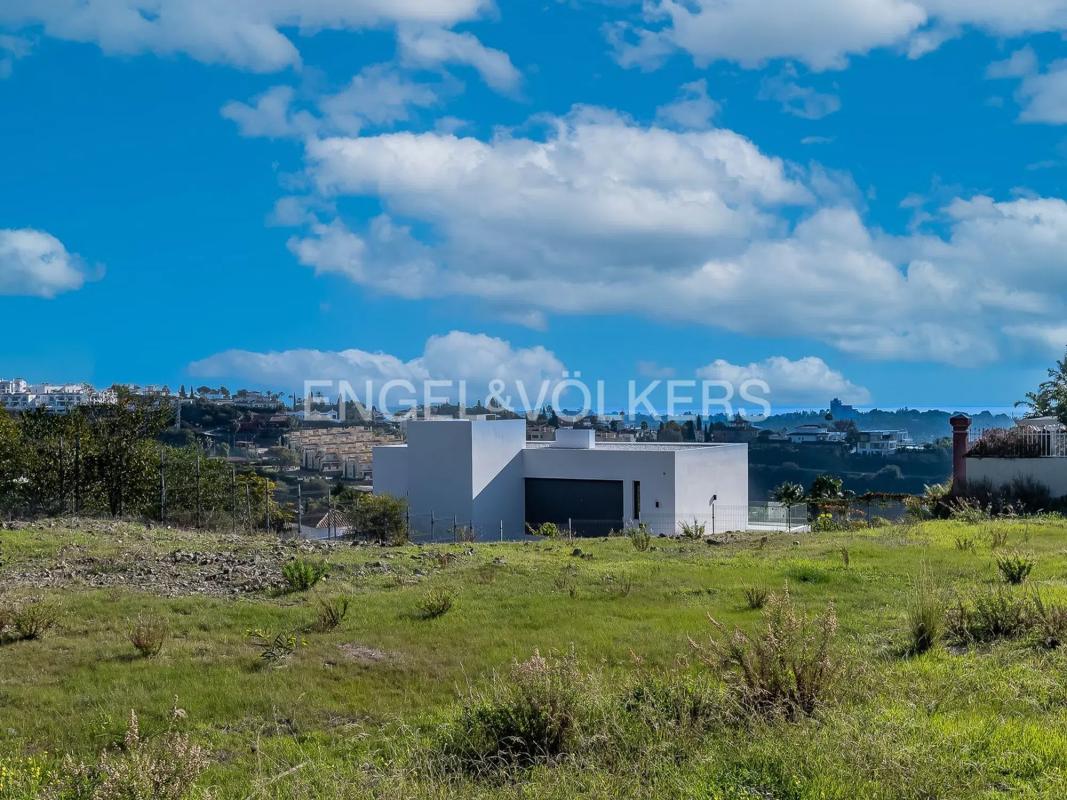 Terreno en venta en Benahavís, Malaga photo 2