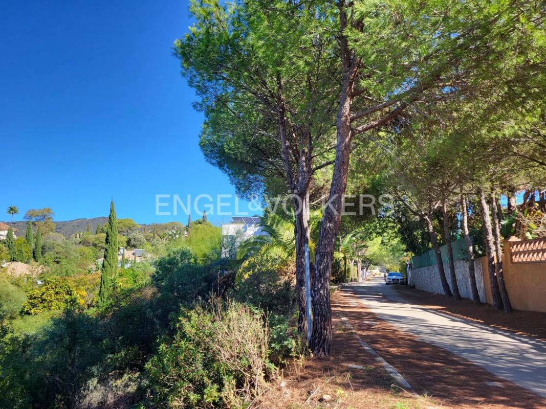 Terreno en venta en Marbella, Malaga photo 1