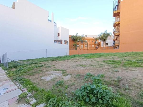 Terreno en calle Fuente Lucena photo 1