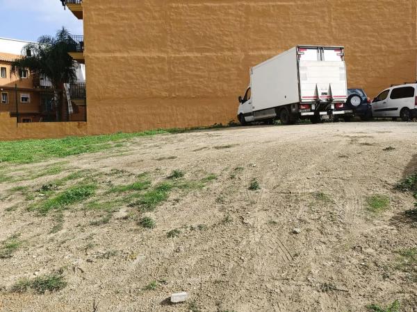 Terreno en calle Fuente Lucena thumbnail 2